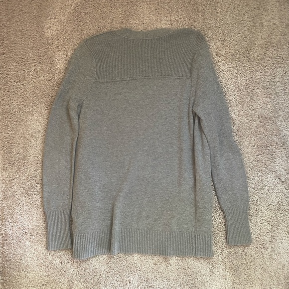 Hollister Grey Women’s Full Length Button Up Cardigan Size S - Picture 2 of 5